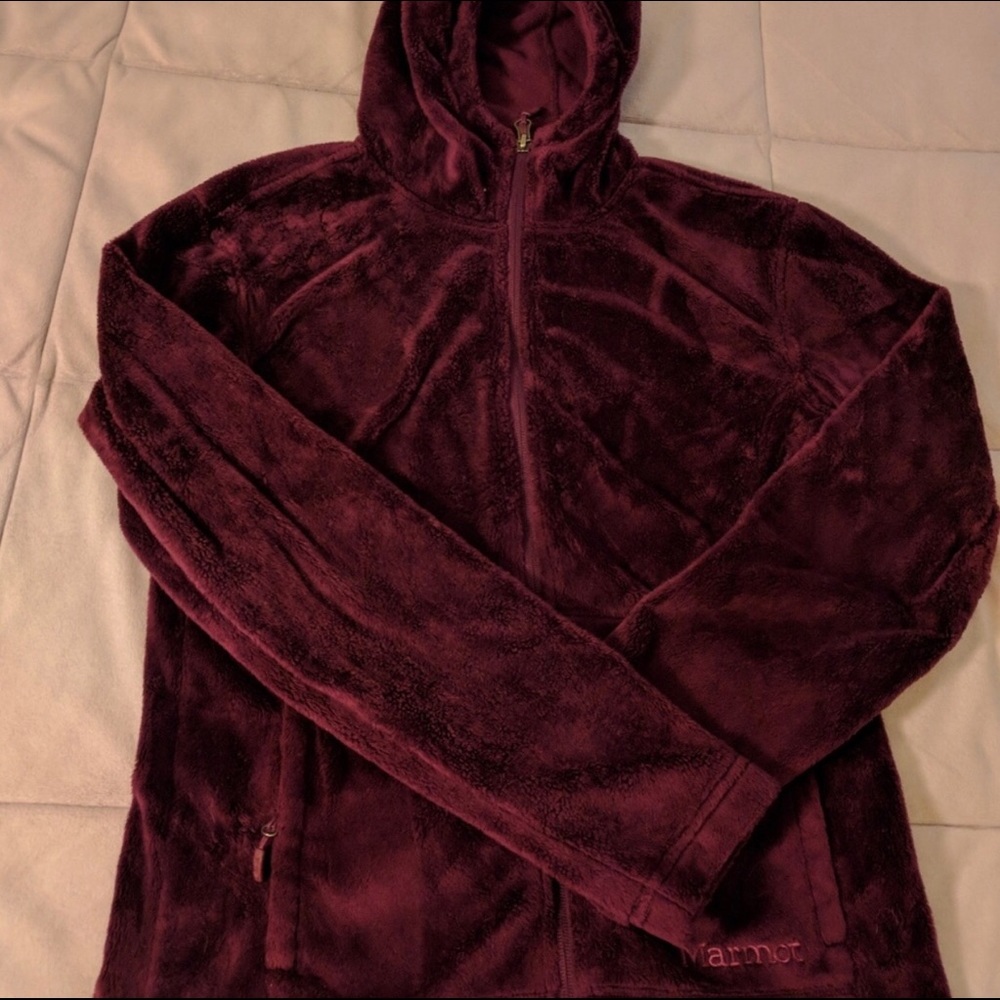 Marmot burgundy zip up cozy fuzzy jacket!